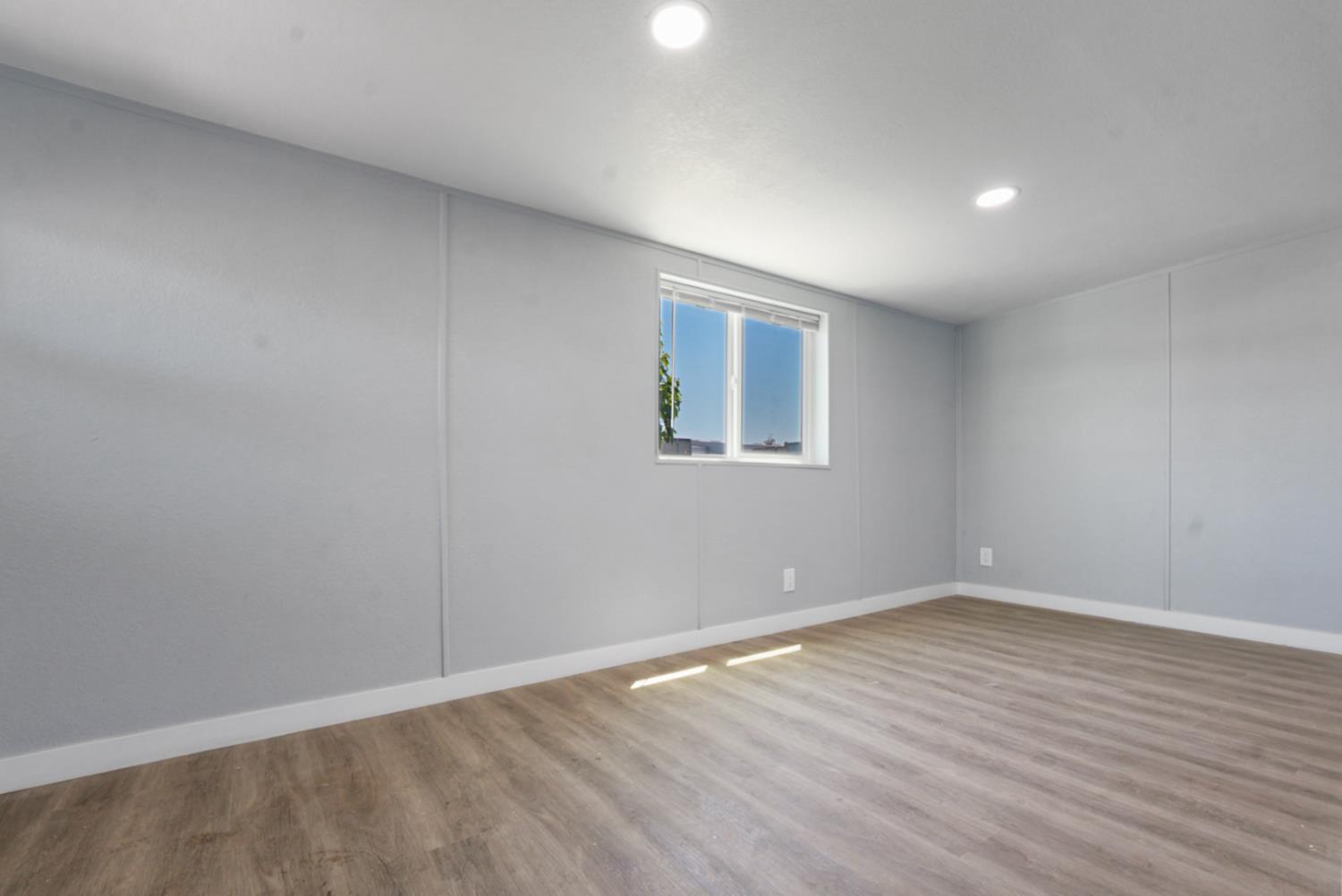 Detail Gallery Image 22 of 30 For 555 Moffat Blvd 14, Manteca,  CA 95336 - 3 Beds | 2 Baths
