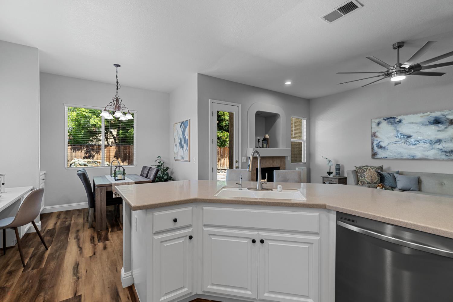 Detail Gallery Image 22 of 50 For 2219 Carol Ann Dr, Tracy,  CA 95377 - 4 Beds | 3 Baths