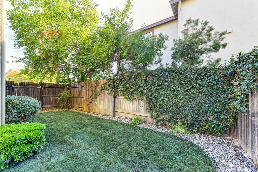 Detail Gallery Image 34 of 38 For 390 Caravaggio Way, Sacramento,  CA 95835 - 3 Beds | 2/1 Baths