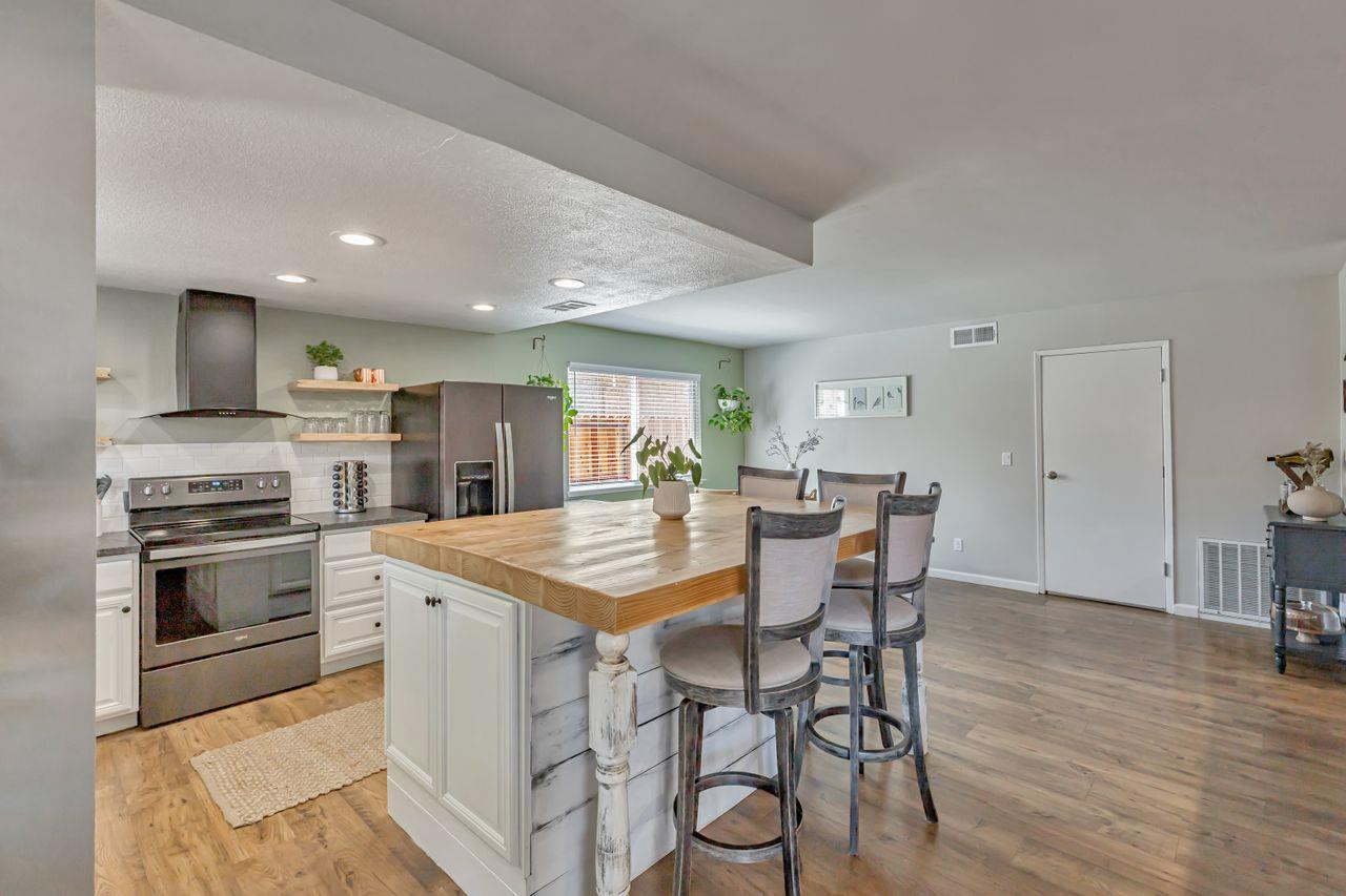 Detail Gallery Image 10 of 39 For 7440 Mar Vista Way, Citrus Heights,  CA 95621 - 3 Beds | 2 Baths