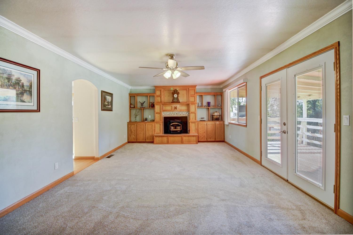 Detail Gallery Image 4 of 37 For 2941 Camino Heights Dr, Camino,  CA 95709 - 3 Beds | 2 Baths