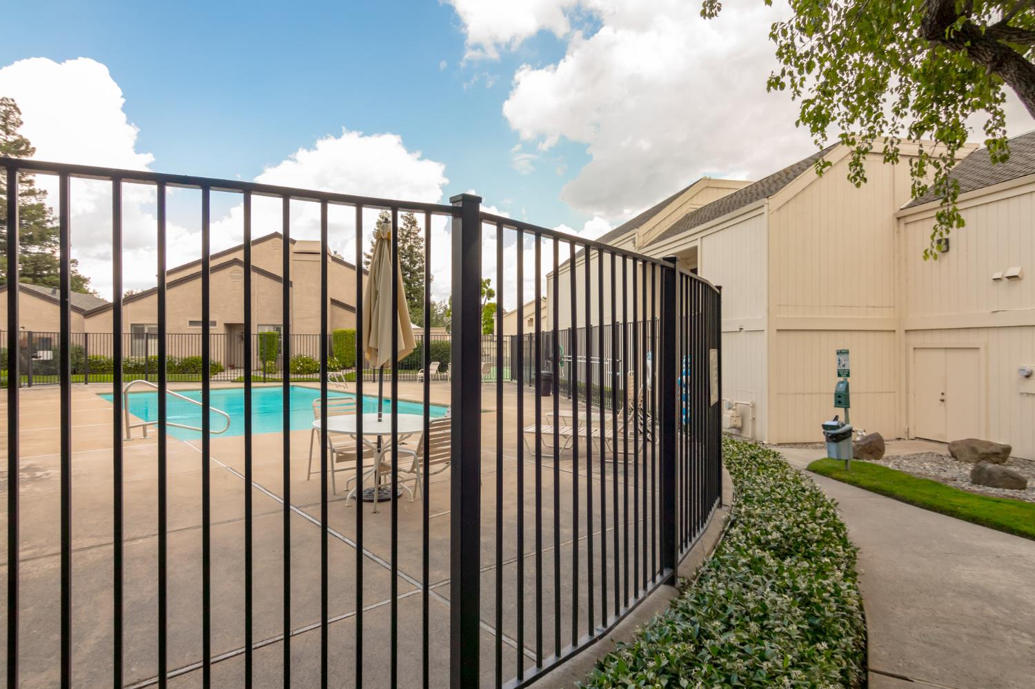 Detail Gallery Image 29 of 31 For 1110 Cedar Creek Dr #1,  Modesto,  CA 95355 - 2 Beds | 2 Baths