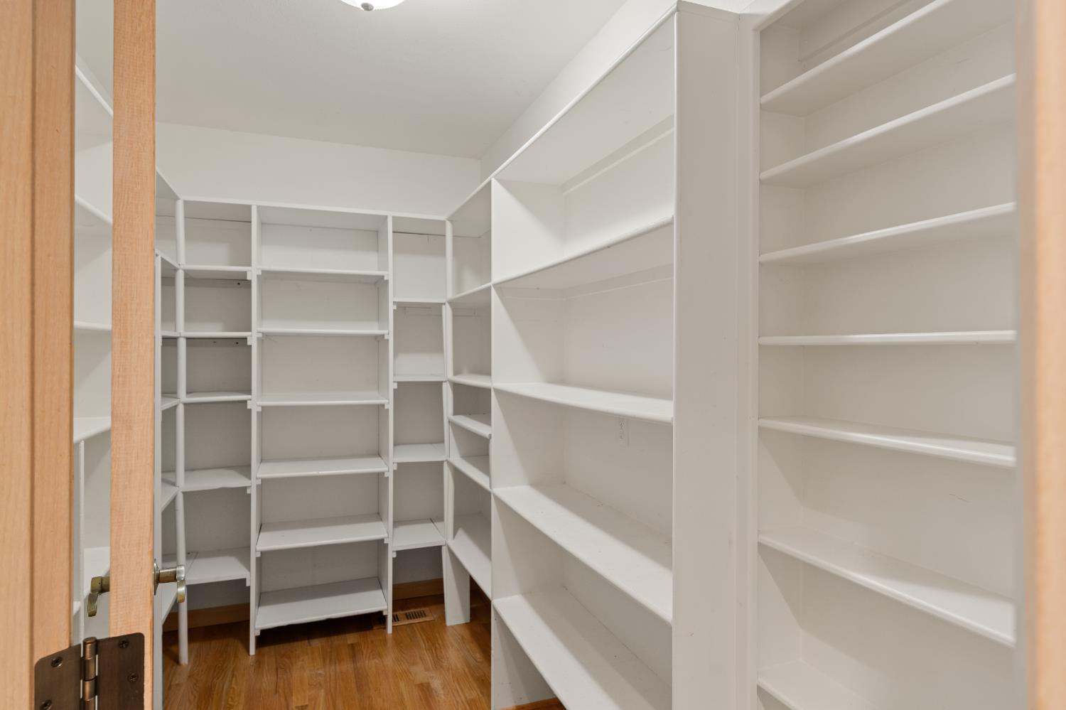 Detail Gallery Image 22 of 95 For 3004 Root Ave, Carmichael,  CA 95608 - 5 Beds | 4/2 Baths