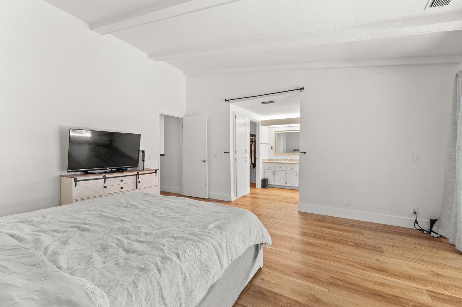 Photo #22: 225066352 Listing: Photo #22