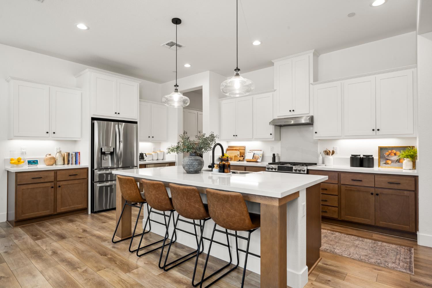 Detail Gallery Image 16 of 45 For 3180 Crocker Dr, Sacramento,  CA 95818 - 4 Beds | 3 Baths