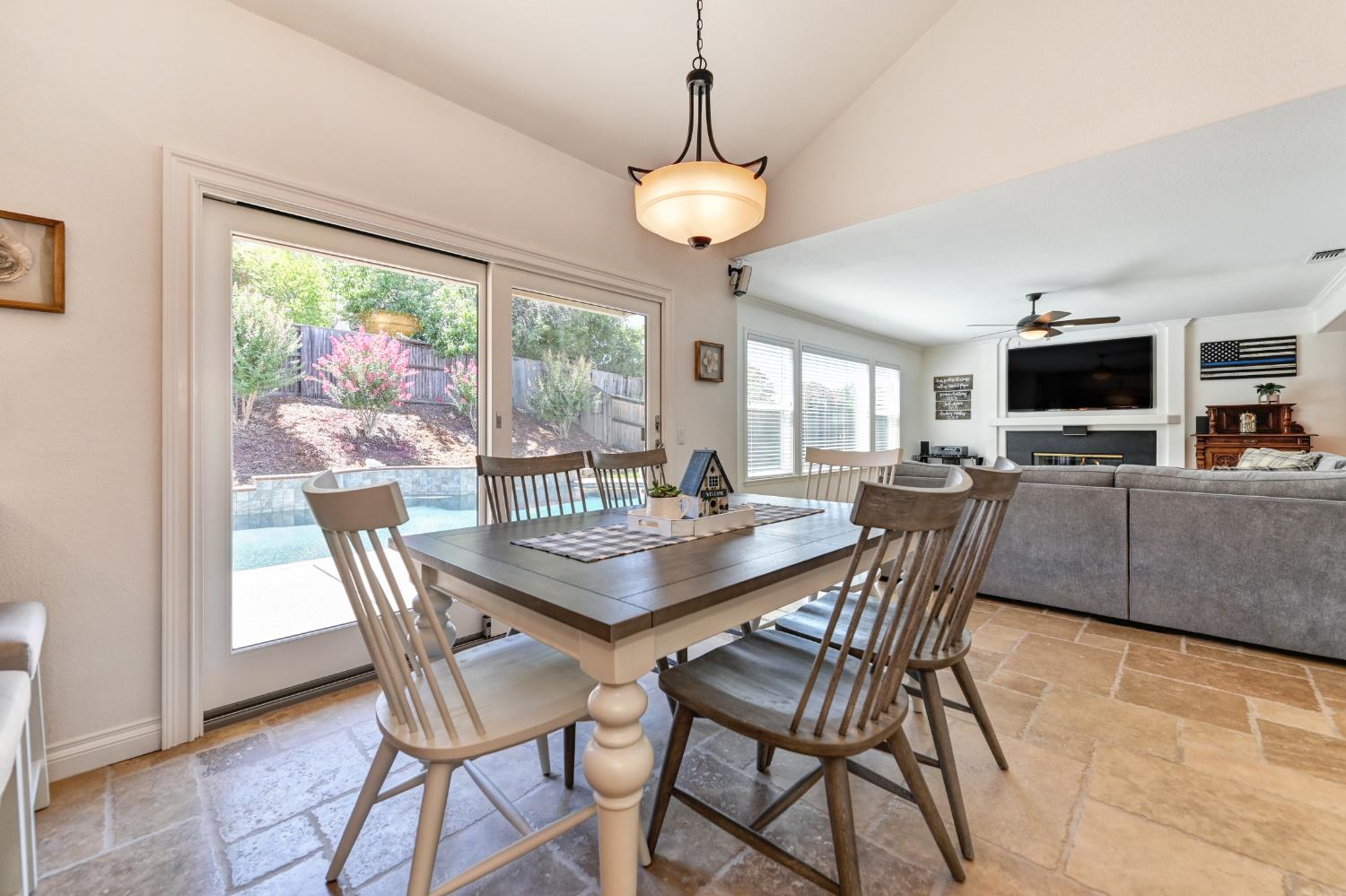 Detail Gallery Image 15 of 43 For 5313 Thunder Ridge Cir, Rocklin,  CA 95765 - 4 Beds | 3 Baths