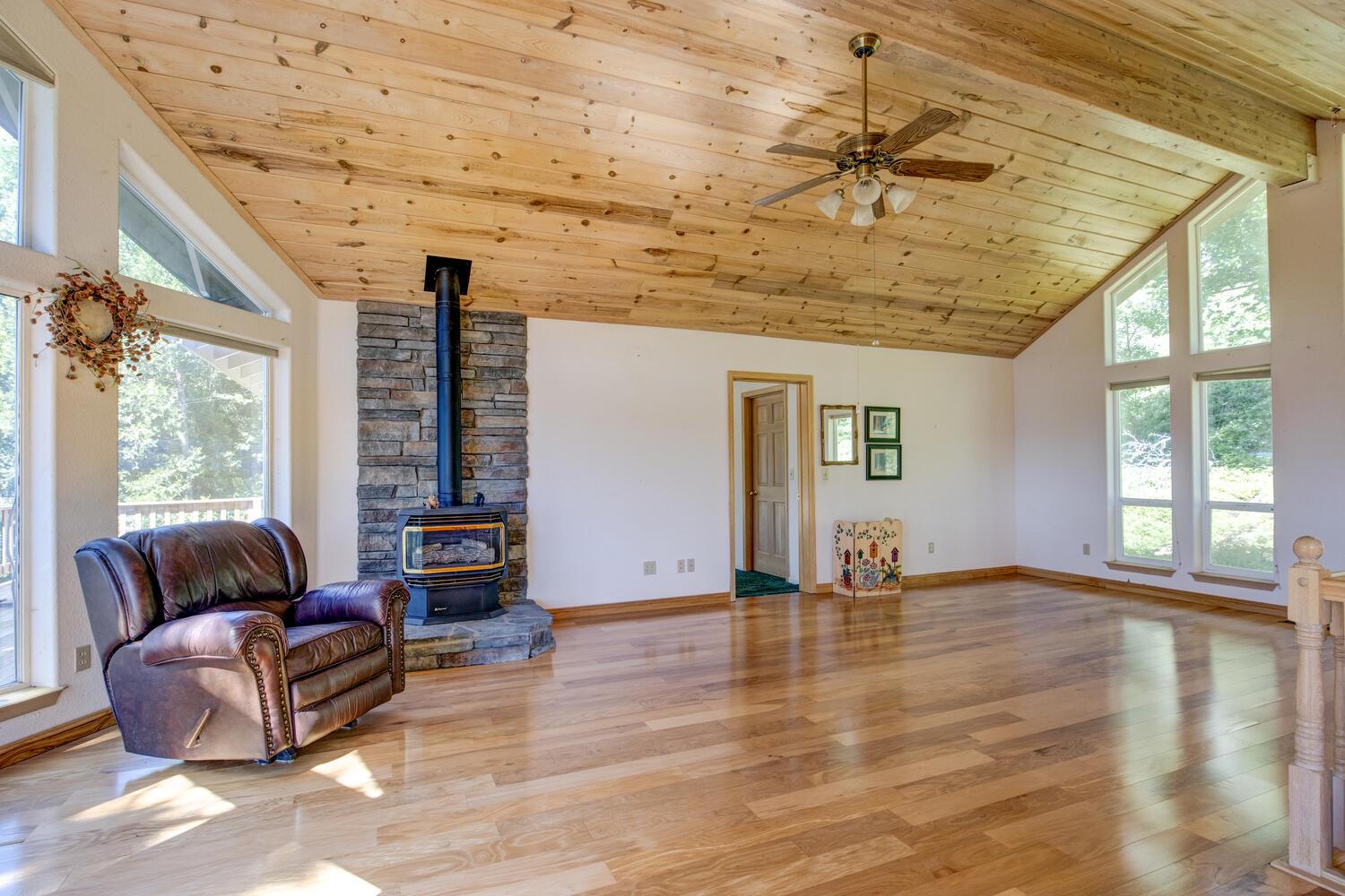 Detail Gallery Image 7 of 58 For 3340 Menominee, Arnold,  CA 95223 - 3 Beds | 2/1 Baths
