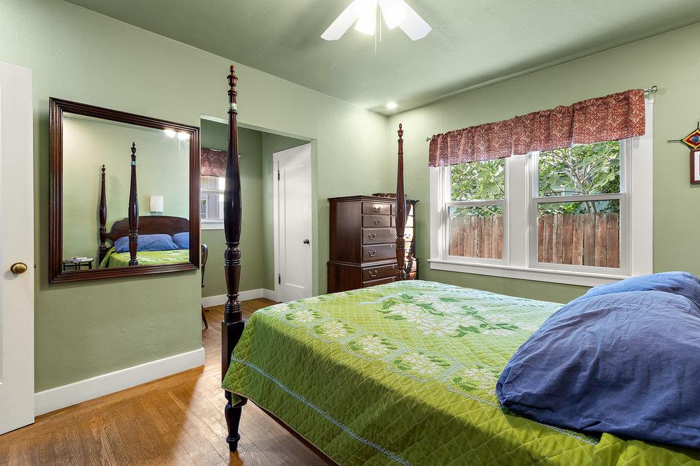 Detail Gallery Image 18 of 35 For 2709 23rd St, Sacramento,  CA 95818 - 2 Beds | 1 Baths