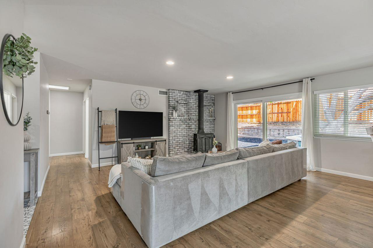 Detail Gallery Image 9 of 39 For 7440 Mar Vista Way, Citrus Heights,  CA 95621 - 3 Beds | 2 Baths