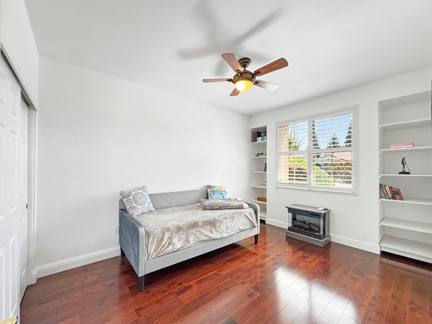 Detail Gallery Image 27 of 42 For 2052 Stonecrest Ln, Lincoln,  CA 95648 - 2 Beds | 2 Baths