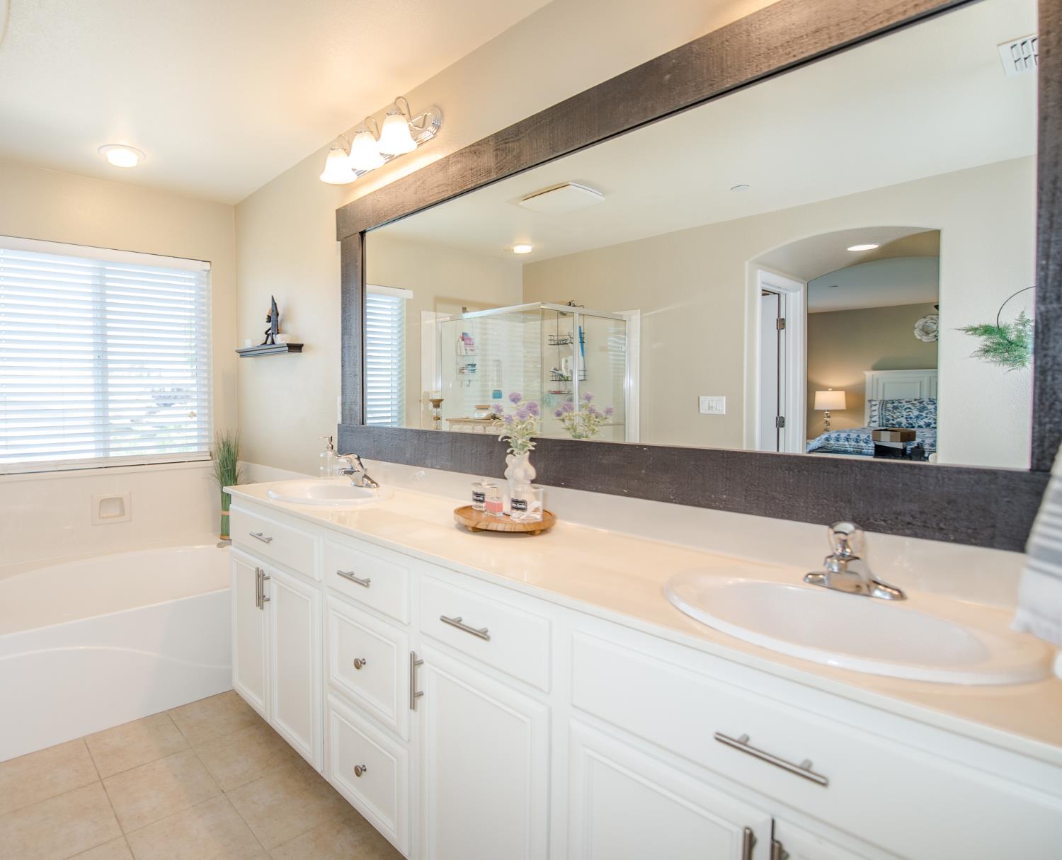 Detail Gallery Image 23 of 38 For 2363 Ackley Pl, Woodland,  CA 95776 - 5 Beds | 4 Baths
