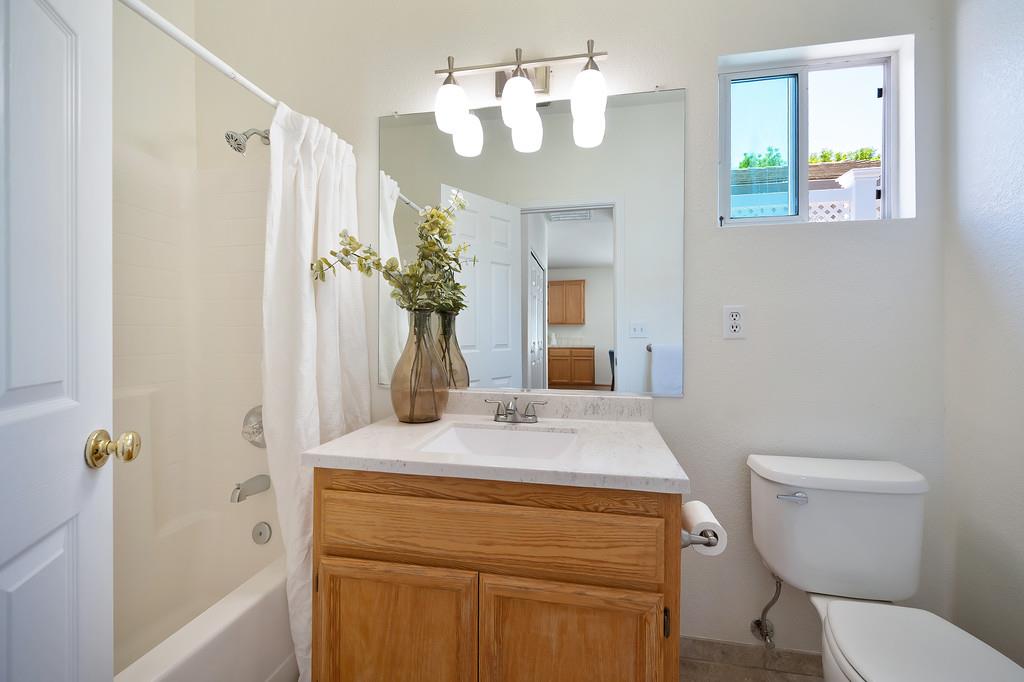 Detail Gallery Image 16 of 25 For 461 Carlson Way, Folsom,  CA 95630 - 3 Beds | 2 Baths