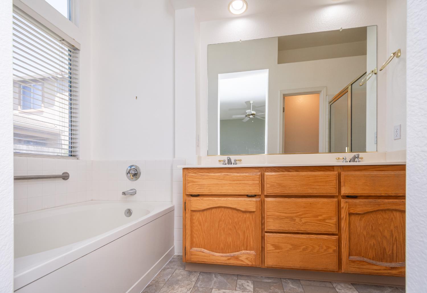 Detail Gallery Image 33 of 48 For 9051 Allenford Pl, Elk Grove,  CA 95624 - 3 Beds | 2 Baths