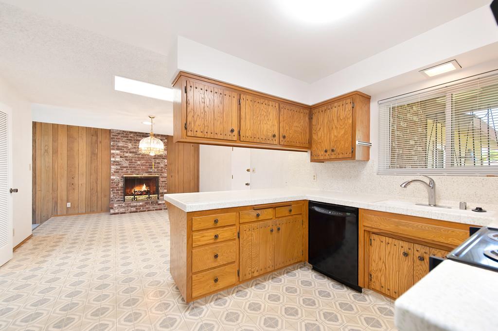 Detail Gallery Image 6 of 40 For 2333 Pinturo Way, Rancho Cordova,  CA 95670 - 4 Beds | 2 Baths