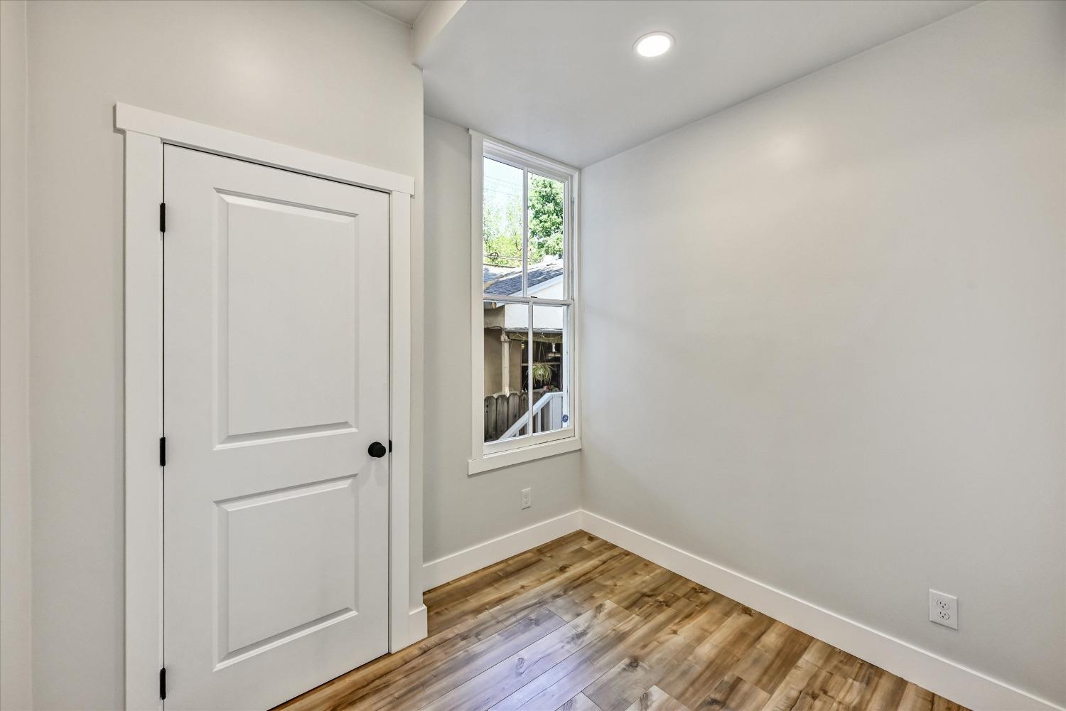 Detail Gallery Image 23 of 32 For 2019 12th St, Sacramento,  CA 95818 - – Beds | – Baths