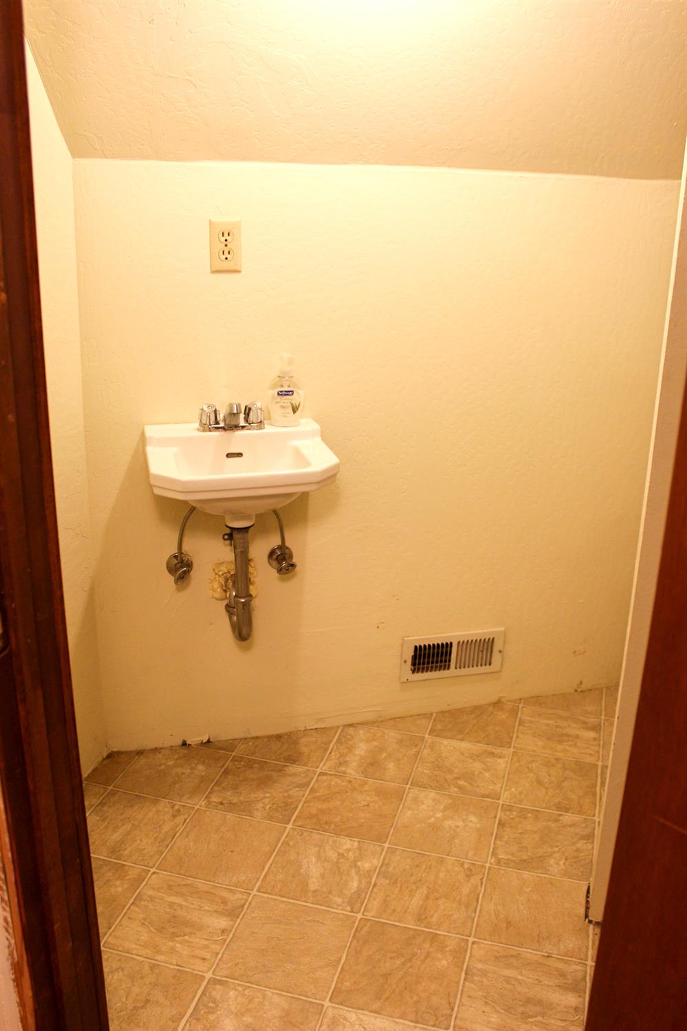 Detail Gallery Image 10 of 20 For 2346 Middle Dr, Arnold,  CA 95223 - 1 Beds | 1 Baths