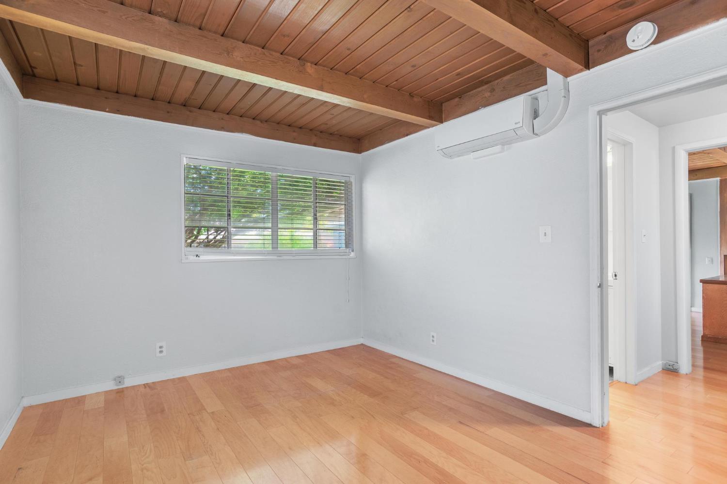 Detail Gallery Image 13 of 26 For 2320 Barcelona Way, Sacramento,  CA 95825 - 3 Beds | 3 Baths