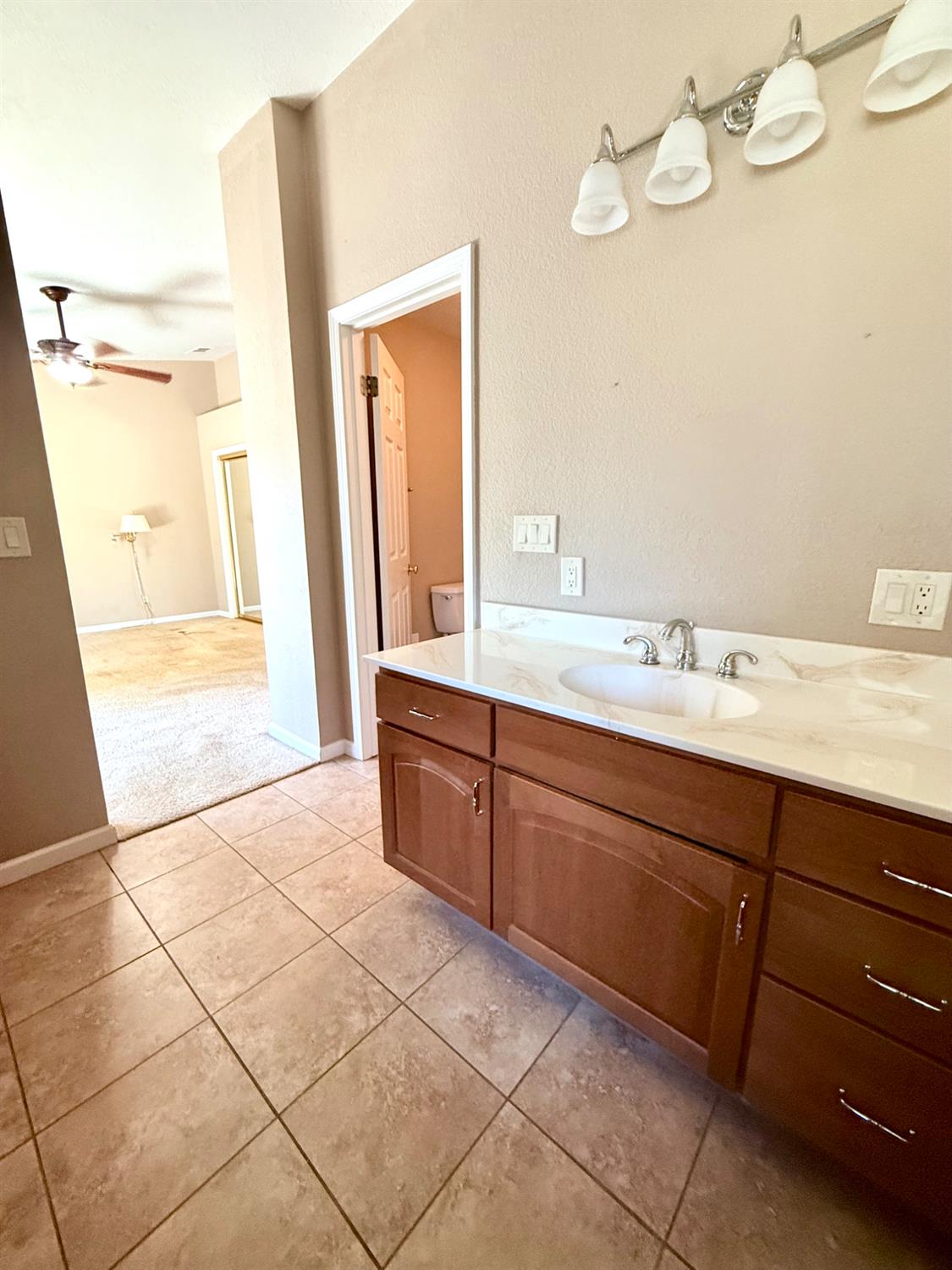 Detail Gallery Image 33 of 46 For 5271 Barbados Cir, Stockton,  CA 95210 - 4 Beds | 2 Baths