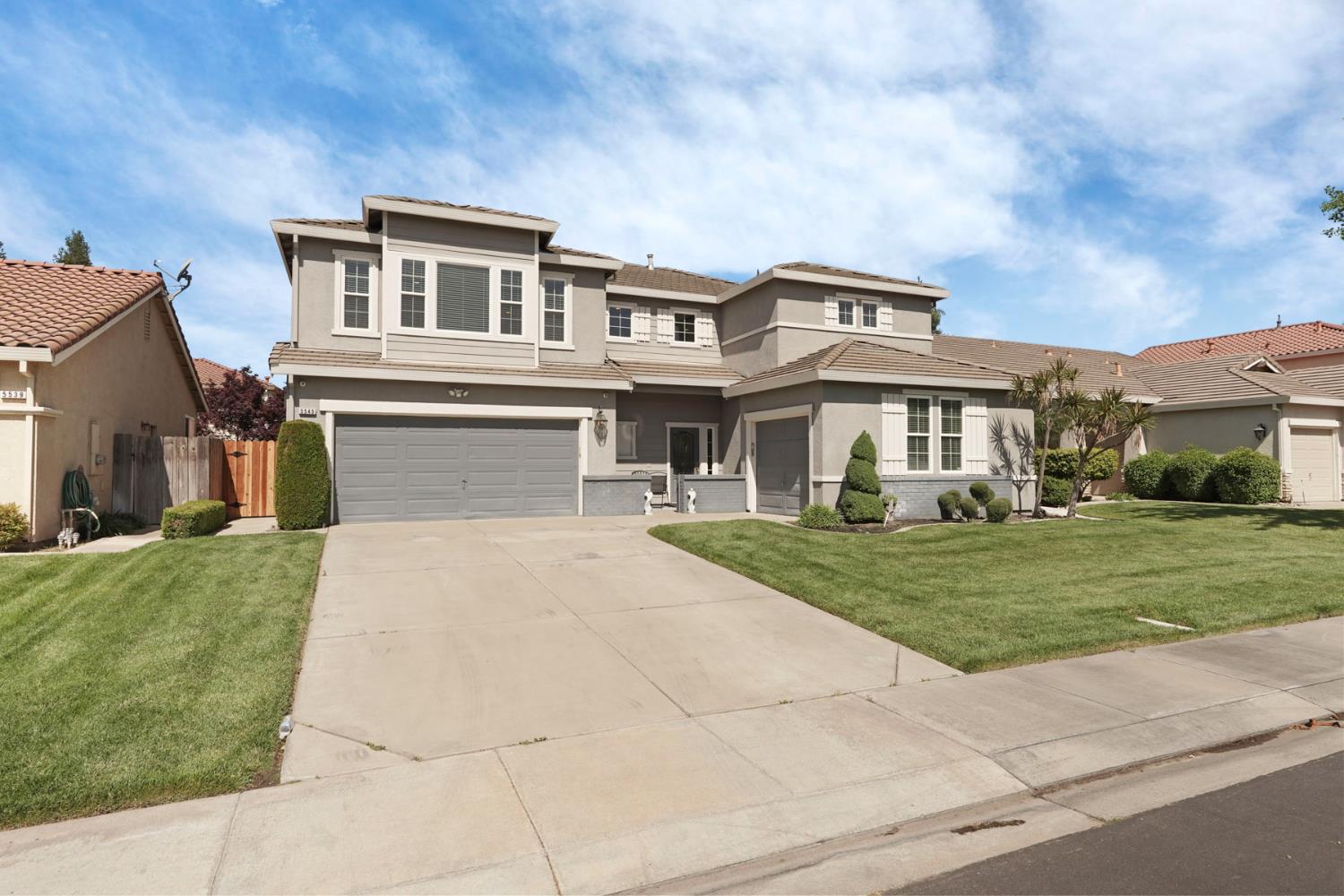 Detail Gallery Image 4 of 54 For 5545 Saxon Ave, Riverbank,  CA 95367 - 5 Beds | 3 Baths