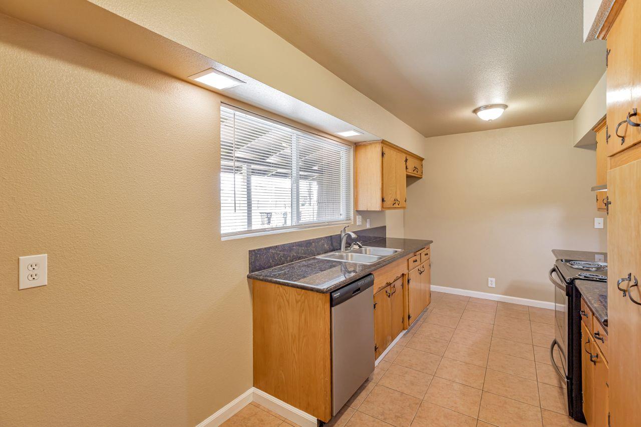 Detail Gallery Image 32 of 72 For 4130 Arden Way, Sacramento,  CA 95864 - – Beds | – Baths
