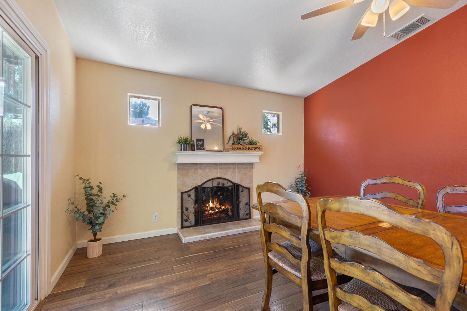 Detail Gallery Image 12 of 31 For 5001 Boyd Dr, Carmichael,  CA 95608 - 3 Beds | 2 Baths
