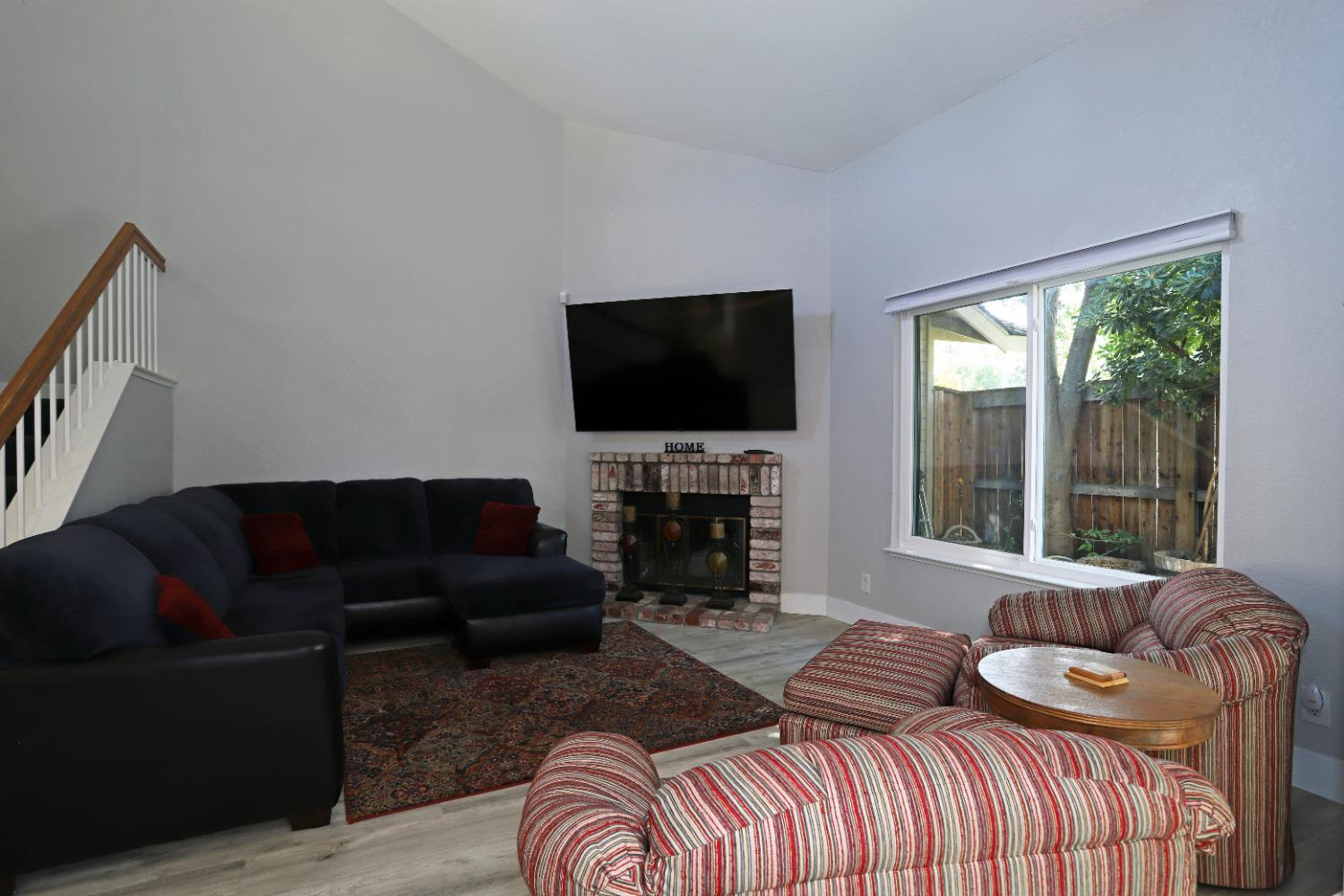 Detail Gallery Image 4 of 25 For 1928 University Park Dr, Sacramento,  CA 95825 - 3 Beds | 2/1 Baths