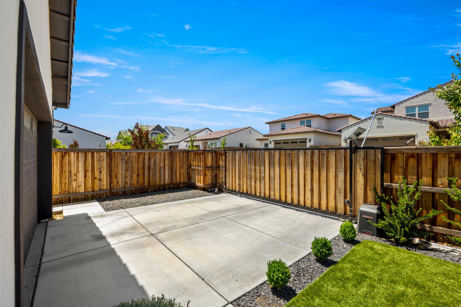 Detail Gallery Image 43 of 45 For 3180 Crocker Dr, Sacramento,  CA 95818 - 4 Beds | 3 Baths