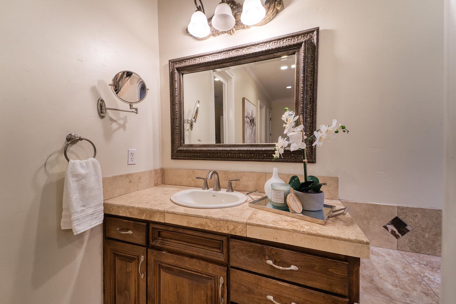 Detail Gallery Image 50 of 75 For 215 Oak Brook Ct, Auburn,  CA 95602 - 3 Beds | 2/1 Baths
