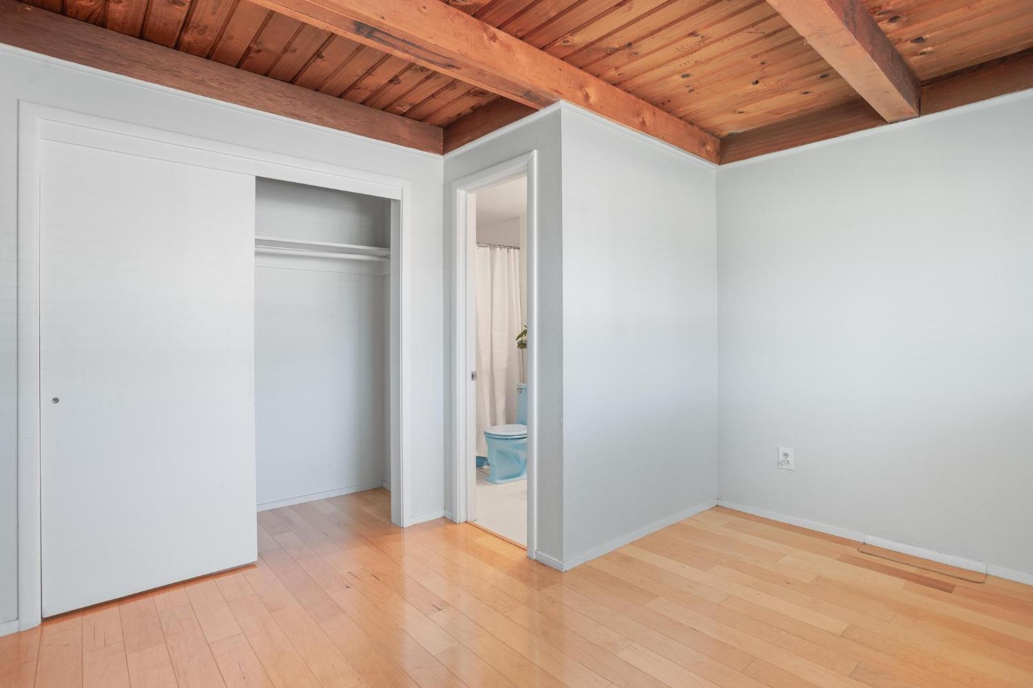 Detail Gallery Image 14 of 26 For 2320 Barcelona Way, Sacramento,  CA 95825 - 3 Beds | 3 Baths