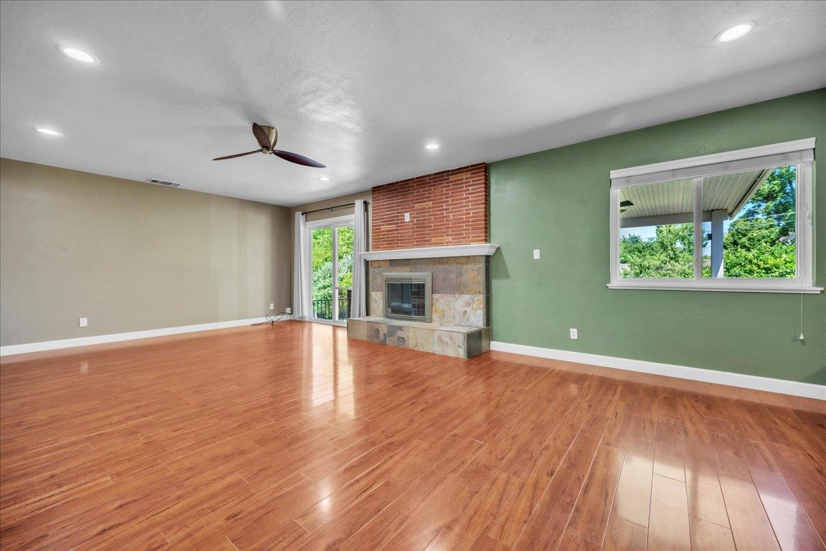 Detail Gallery Image 11 of 40 For 4732 Minaret Way, Carmichael,  CA 95608 - 2 Beds | 2 Baths