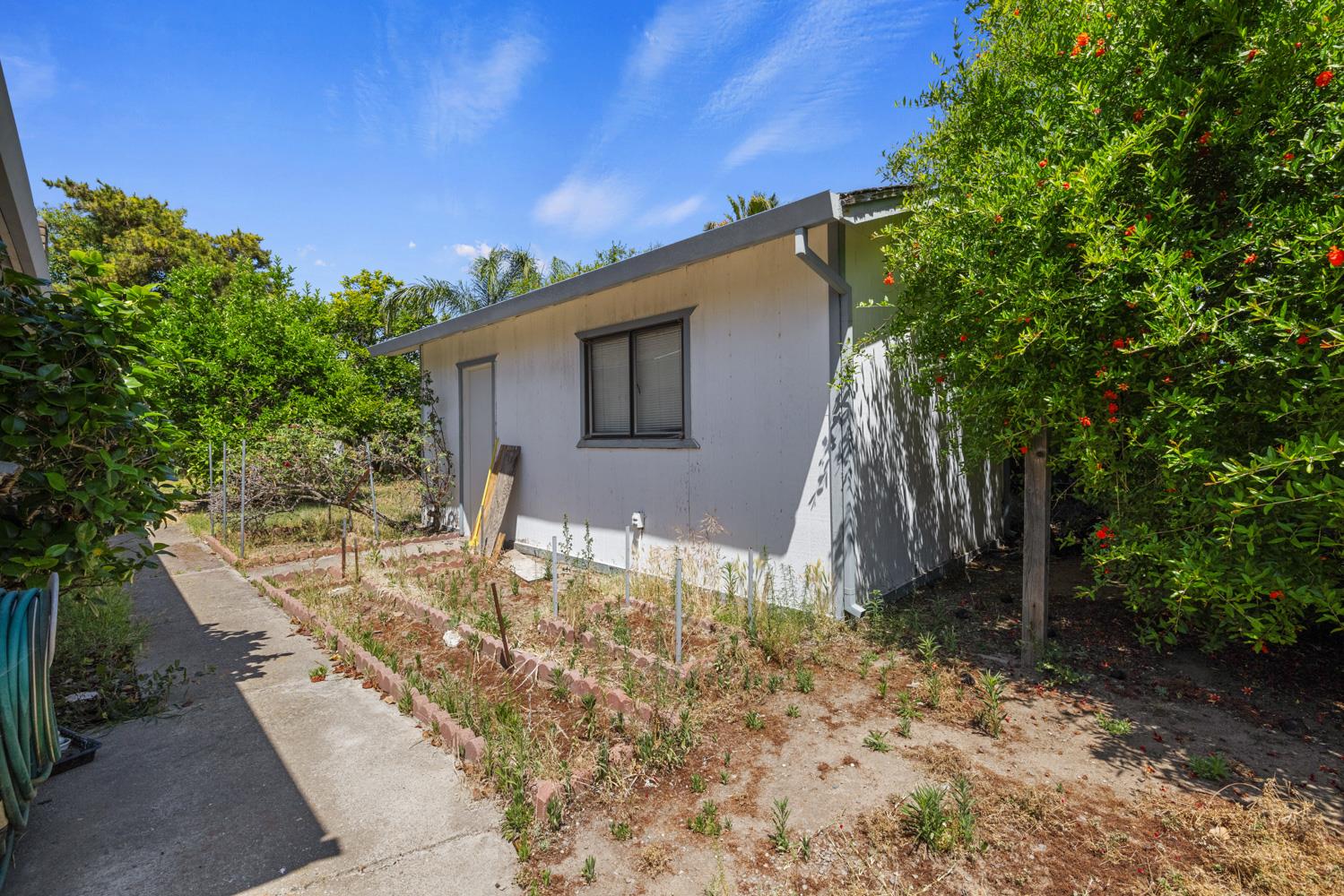Barbara Way, Manteca, California image 37