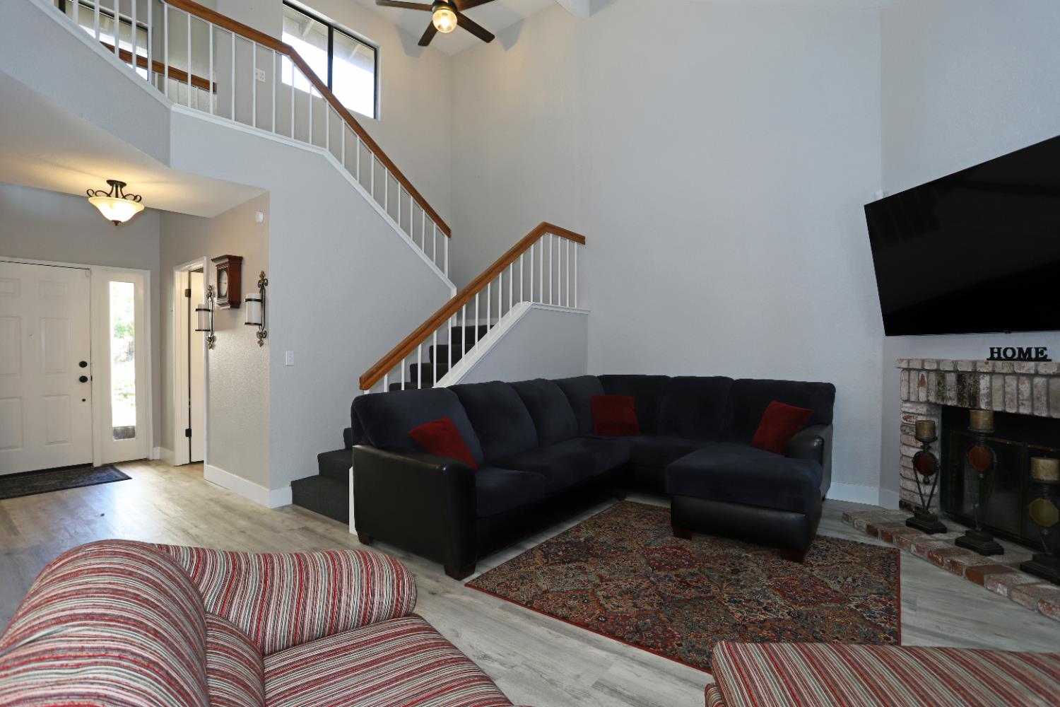 Detail Gallery Image 5 of 25 For 1928 University Park Dr, Sacramento,  CA 95825 - 3 Beds | 2/1 Baths