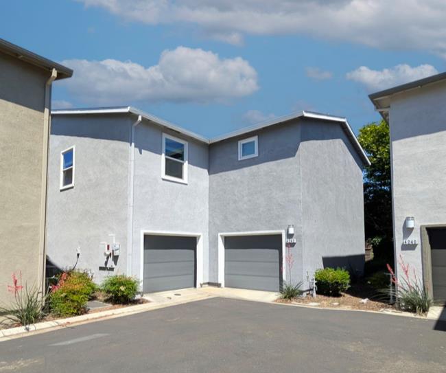 Detail Gallery Image 2 of 39 For 4242 Ocean Ln, Elk Grove,  CA 95757 - 4 Beds | 2/1 Baths