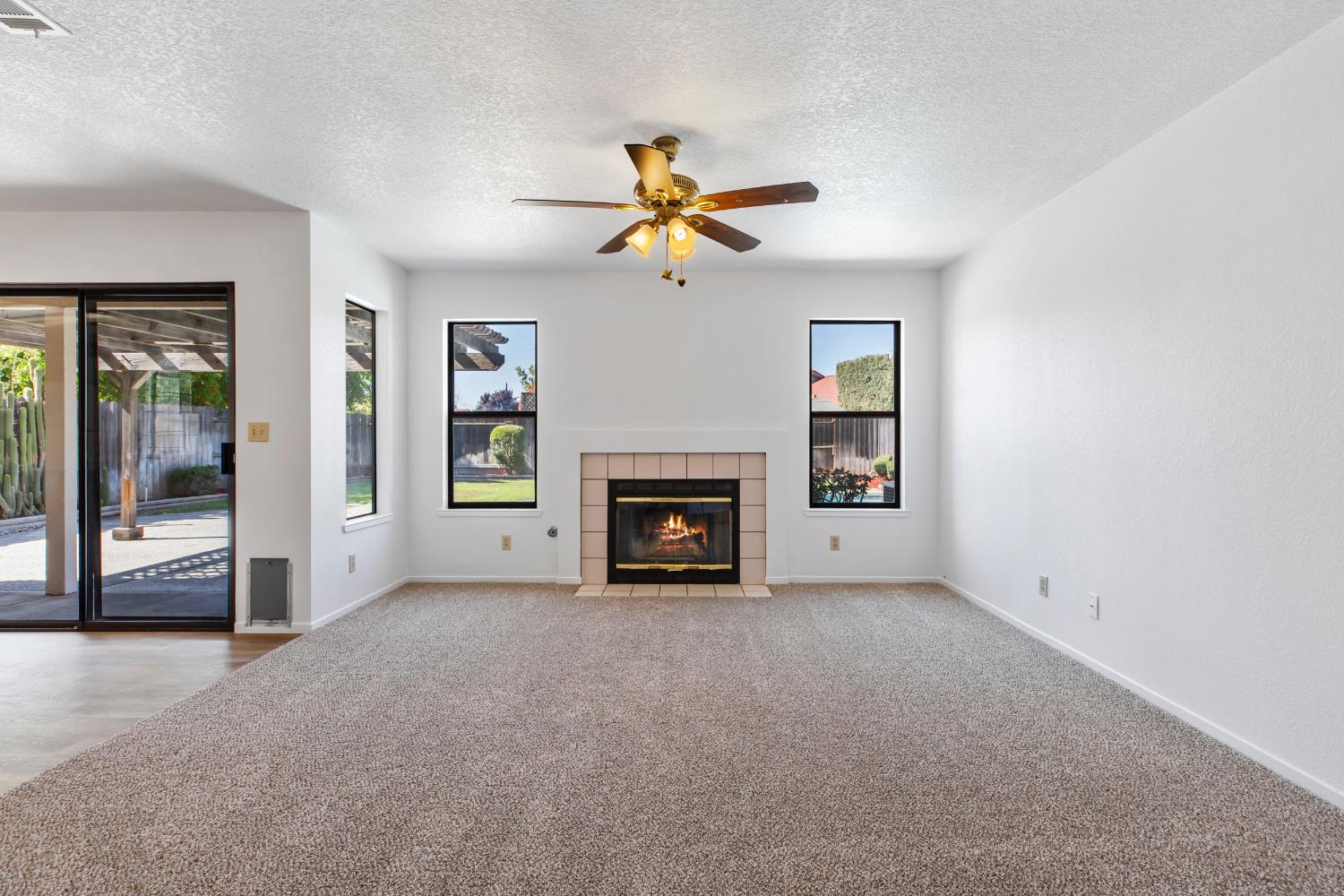 Detail Gallery Image 16 of 42 For 1541 Marazzi Ln, Ceres,  CA 95307 - 4 Beds | 3 Baths