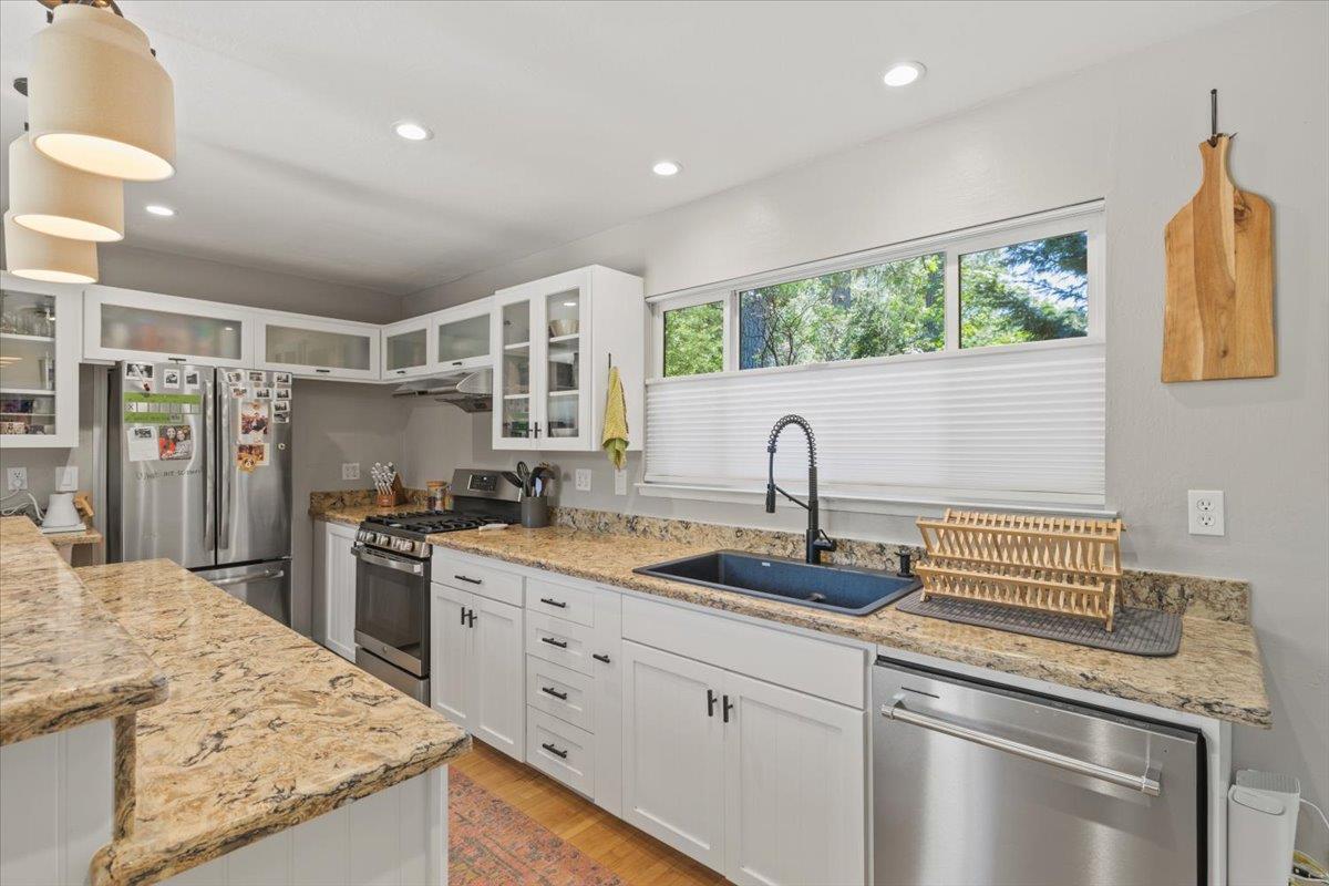 Detail Gallery Image 14 of 41 For 13409 Evergreen Dr, Nevada City,  CA 95959 - 3 Beds | 3 Baths