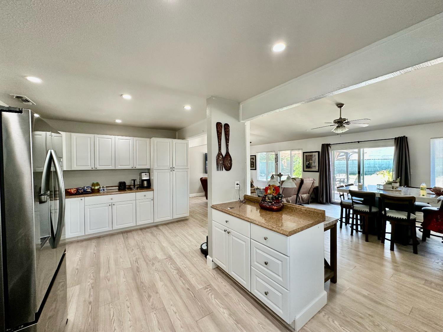 Detail Gallery Image 10 of 19 For 1833 Reisling Dr, Lodi,  CA 95240 - 4 Beds | 2 Baths