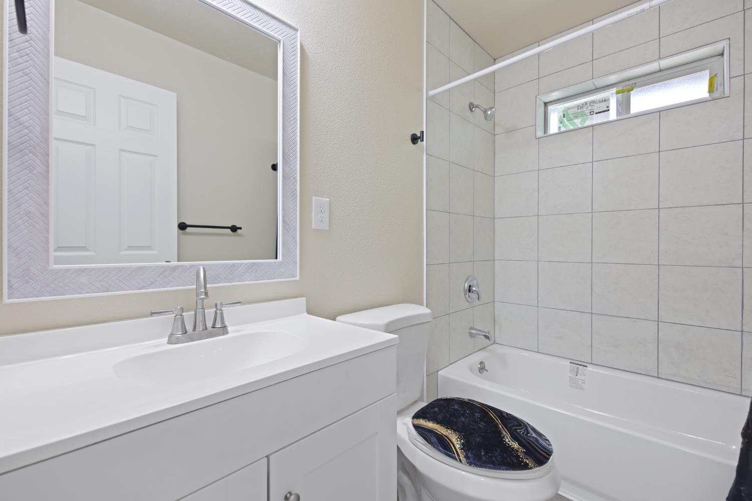 Detail Gallery Image 16 of 46 For 2432 E Willow St a & B,  Stockton,  CA 95205 - 4 Beds | 2 Baths