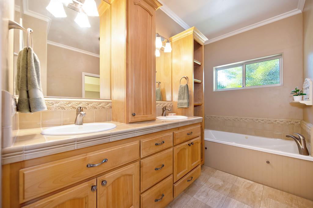 Detail Gallery Image 16 of 35 For 3443 Barker Rd, Loomis,  CA 95650 - 3 Beds | 2/1 Baths