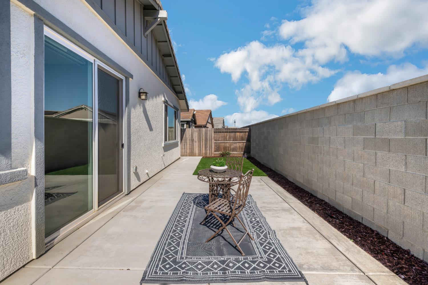 Detail Gallery Image 39 of 41 For 1687 Carson River Loop, Lincoln,  CA 95648 - 2 Beds | 2 Baths