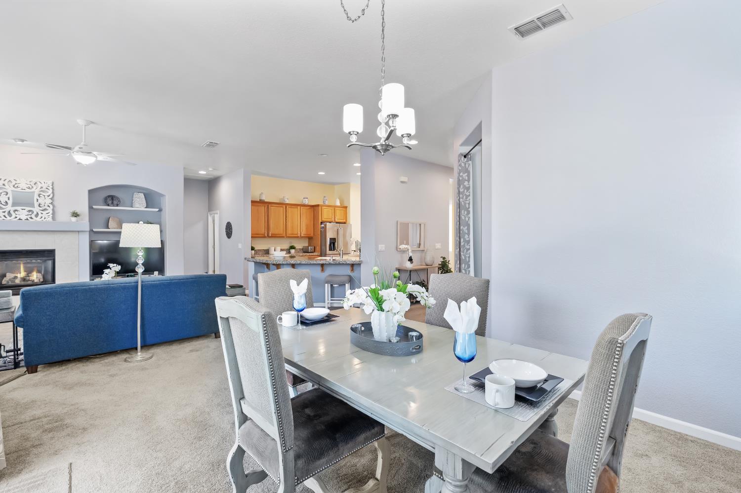 Detail Gallery Image 18 of 65 For 9501 Misty Cove Ln, Elk Grove,  CA 95758 - 2 Beds | 2 Baths