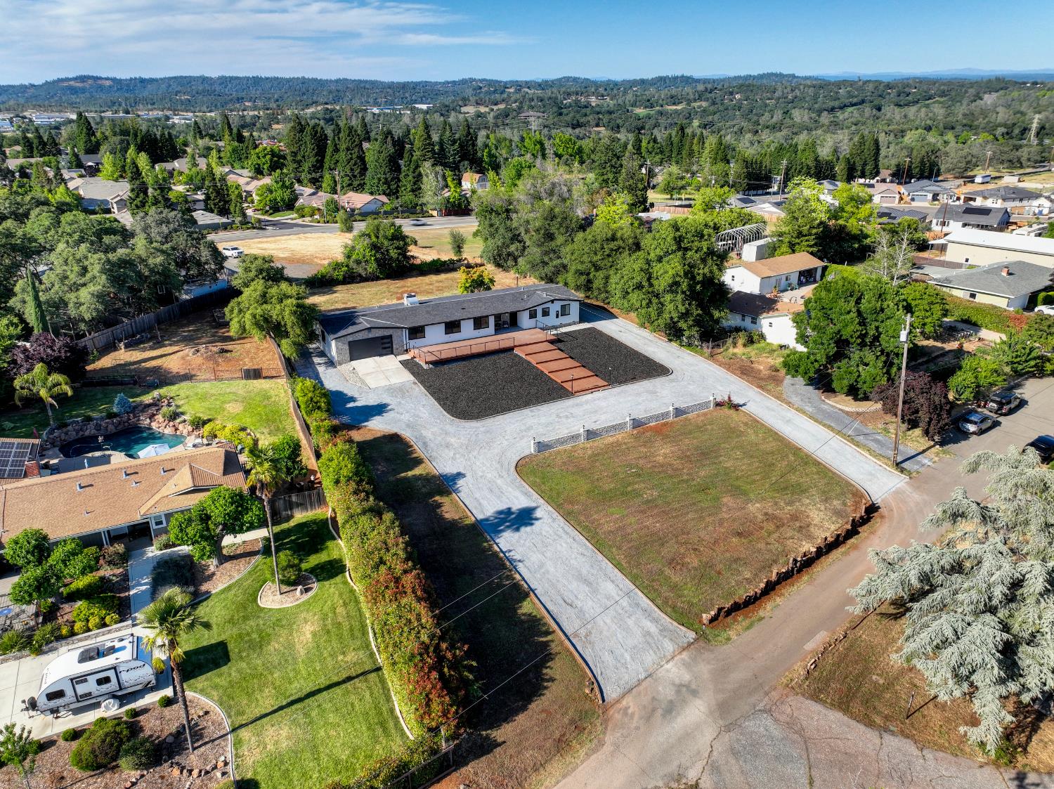 Detail Gallery Image 2 of 96 For 12445 Ladd Ln, Auburn,  CA 95603 - 6 Beds | 3 Baths