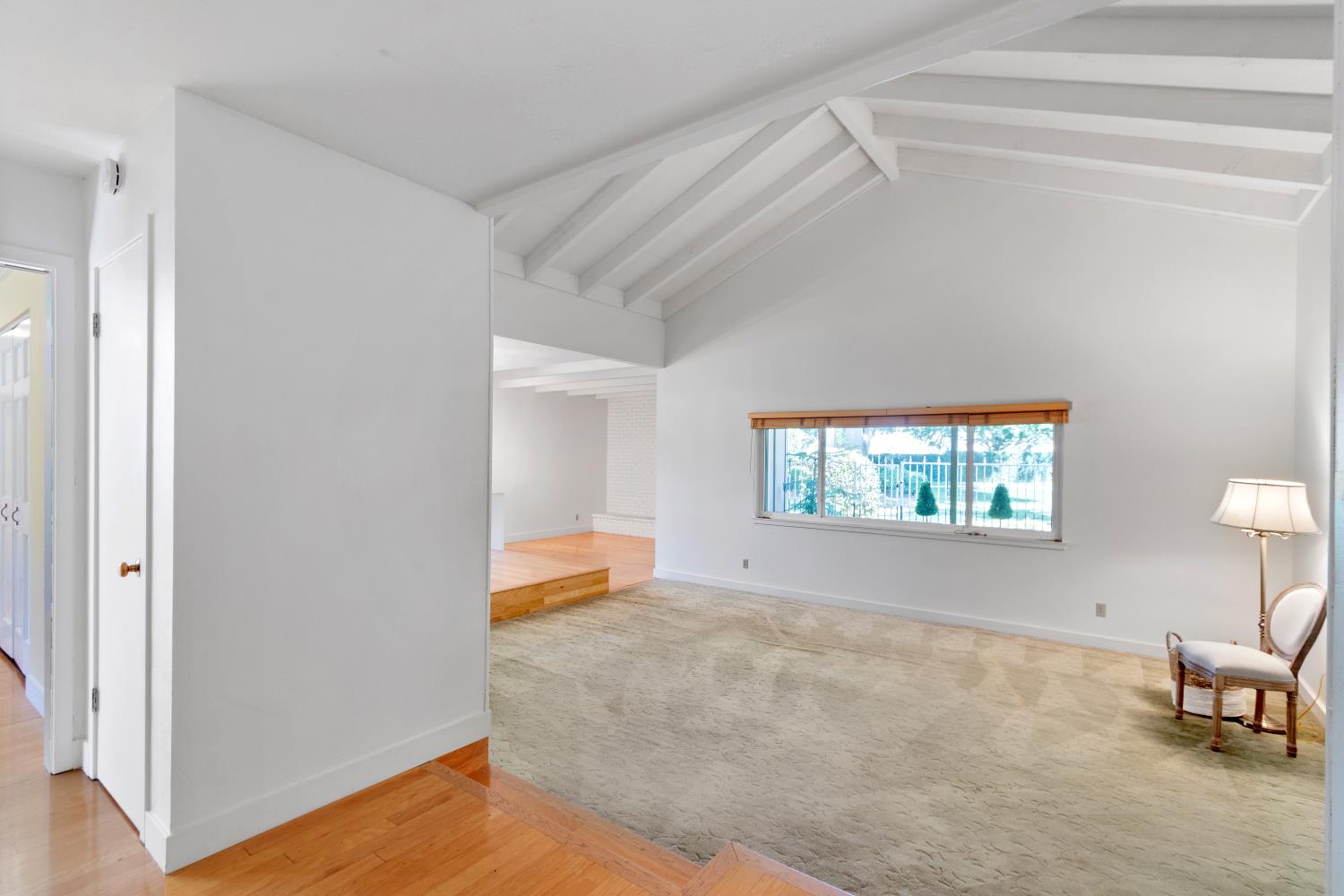 Detail Gallery Image 4 of 48 For 815 Commons Dr, Sacramento,  CA 95825 - 2 Beds | 2 Baths