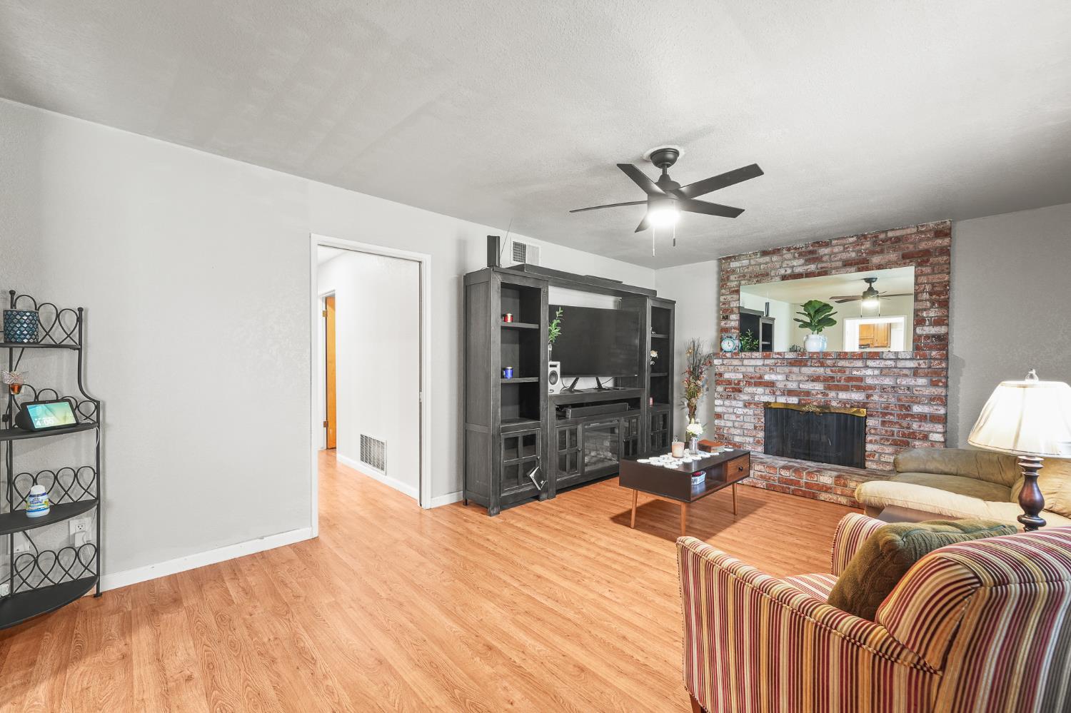 Detail Gallery Image 15 of 41 For 1425 Rosemead Ct, Modesto,  CA 95350 - 3 Beds | 2 Baths