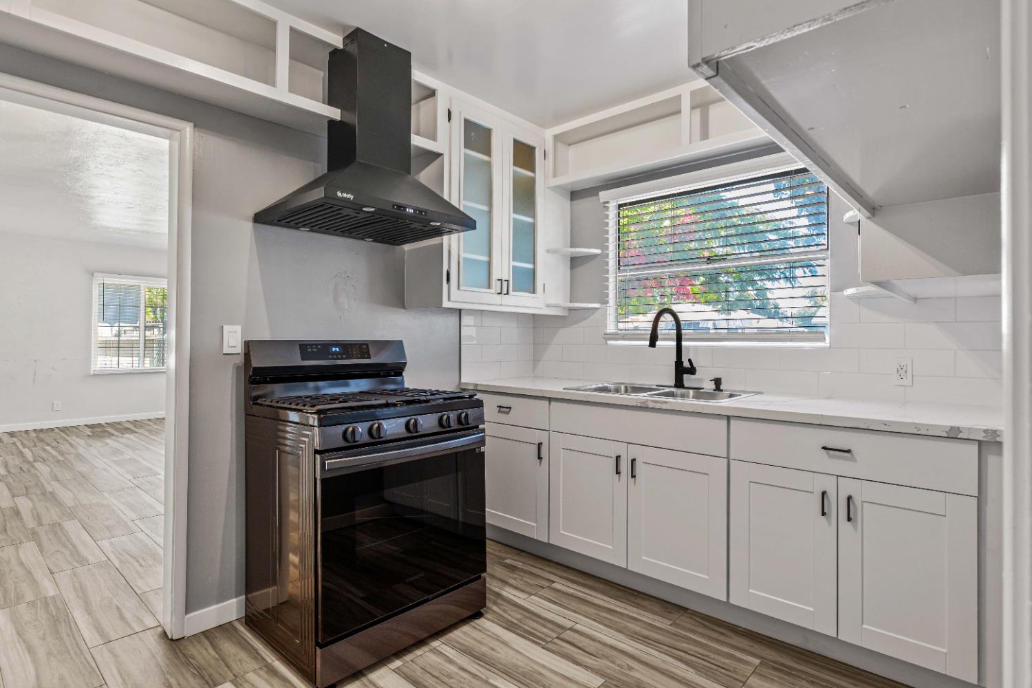 Detail Gallery Image 16 of 40 For 1705 Lois Way, Ceres,  CA 95307 - 3 Beds | 2 Baths