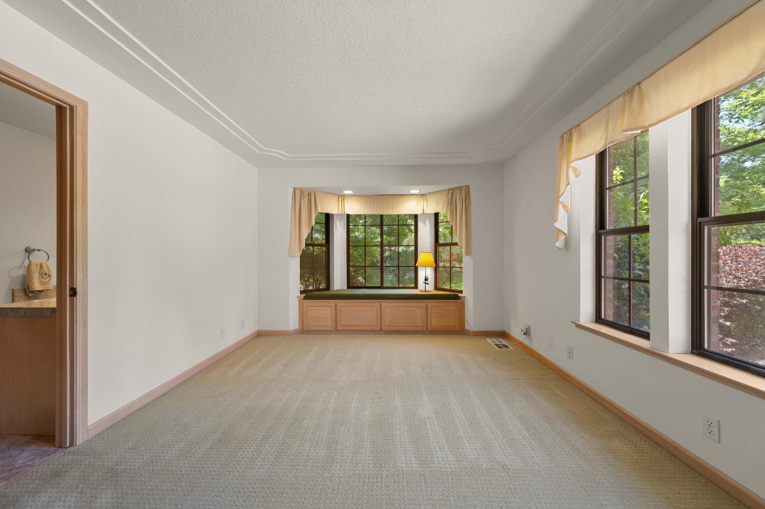 Detail Gallery Image 27 of 95 For 3004 Root Ave, Carmichael,  CA 95608 - 5 Beds | 4/2 Baths