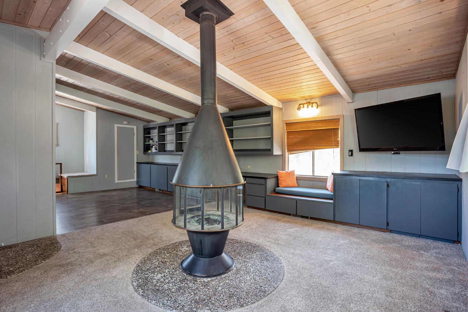 Detail Gallery Image 8 of 28 For 916 B St, Davis,  CA 95616 - 3 Beds | 3 Baths