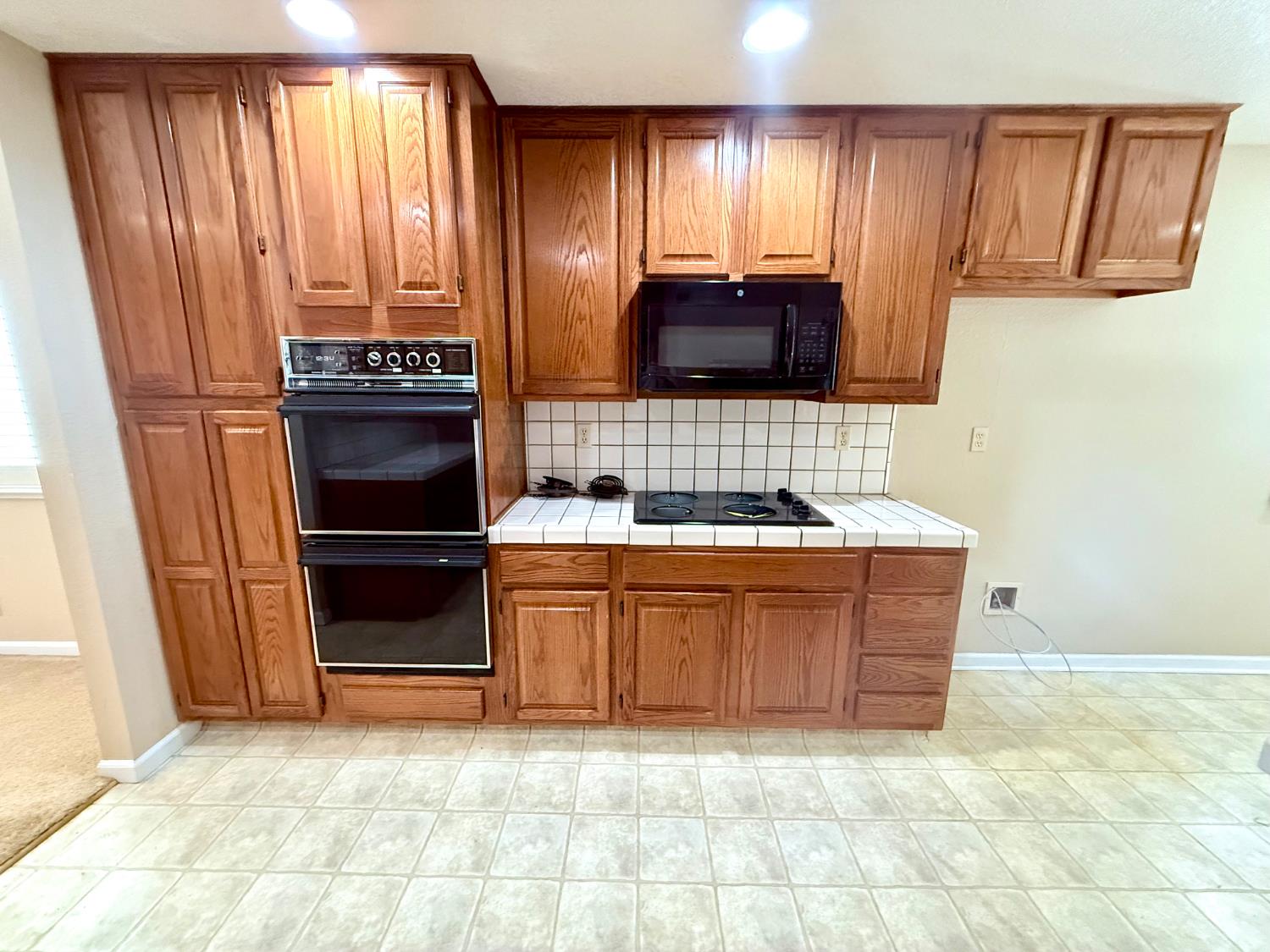 Detail Gallery Image 17 of 46 For 5271 Barbados Cir, Stockton,  CA 95210 - 4 Beds | 2 Baths