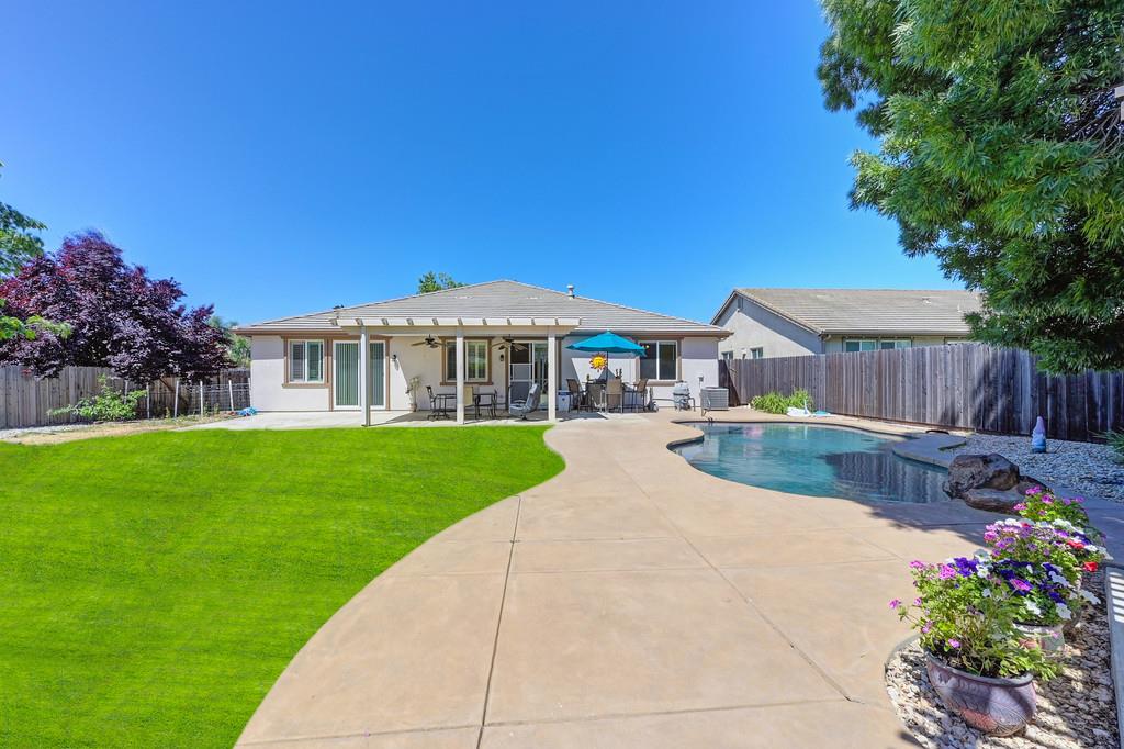 Detail Gallery Image 63 of 71 For 10317 Moura Ct, Elk Grove,  CA 95757 - 4 Beds | 2/1 Baths