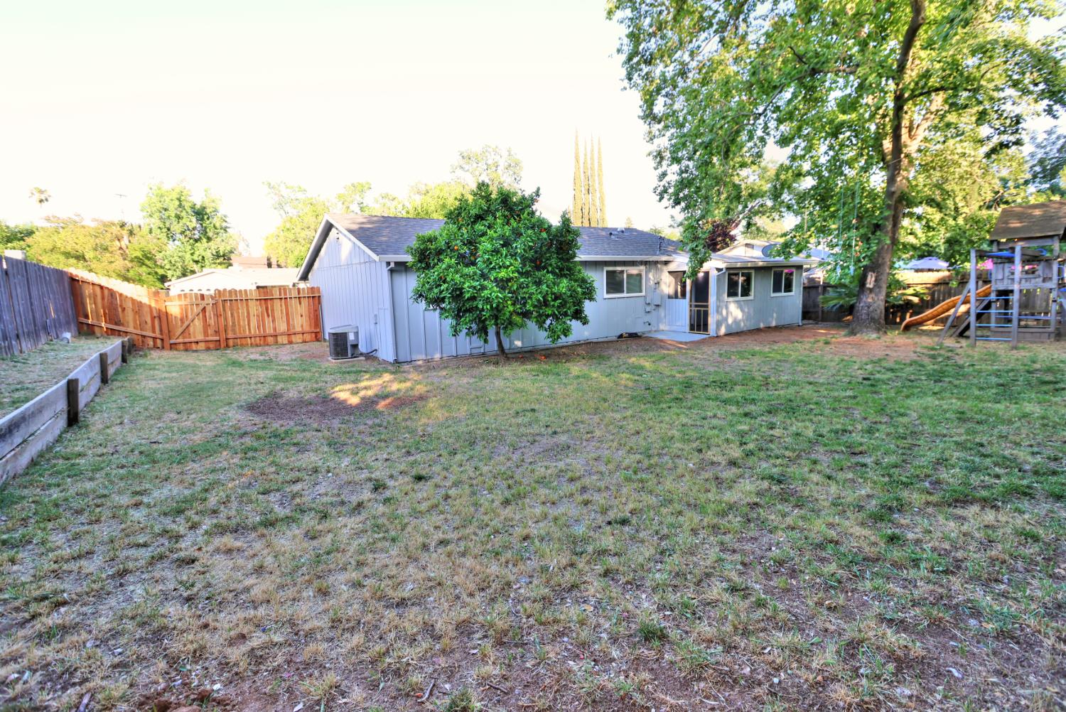 Detail Gallery Image 3 of 20 For 5615 Arlyn Way, Fair Oaks,  CA 95628 - 3 Beds | 1 Baths