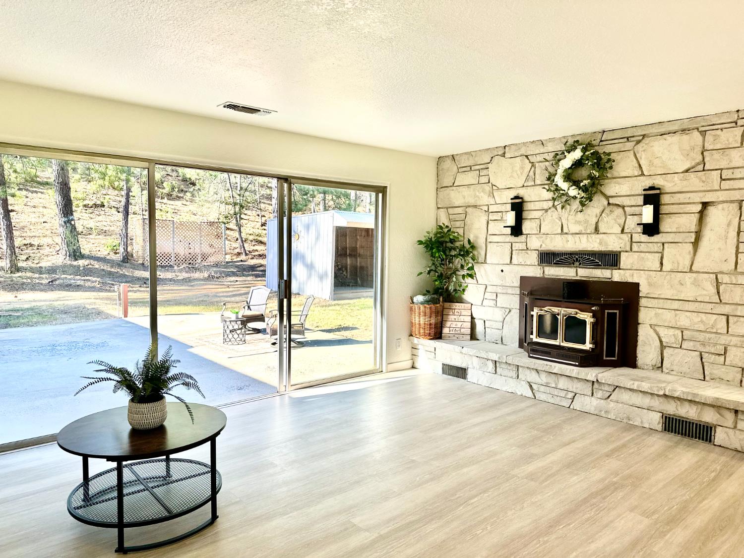 Detail Gallery Image 13 of 41 For 1997 Independence Cemetery Rd, Rail Road Flat,  CA 95257 - 3 Beds | 2 Baths